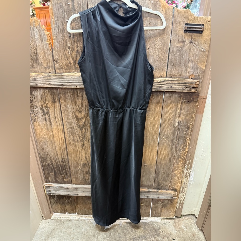 Chic Black Sleeveless Maxi Dress